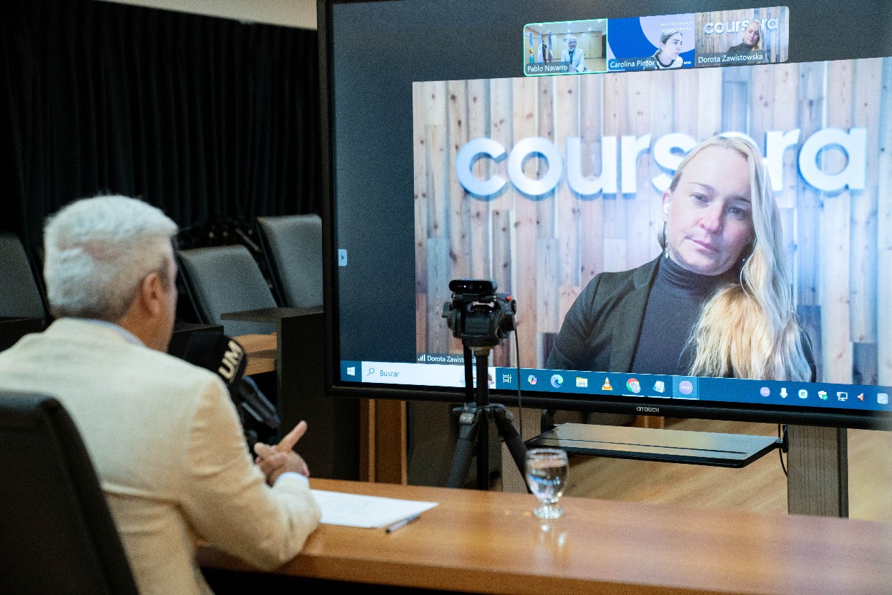 Distinguen a la Universidad de Morón