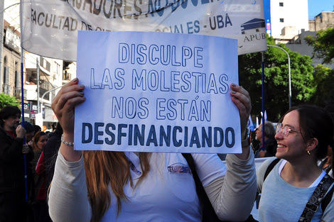 20240418 Abrazo al Hospital de Clinicas foto Valeria Ruiz