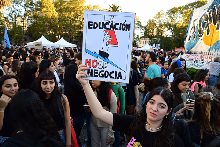 Revés judicial para Milei: La Justicia ordena cumplir con el financiamiento universitario