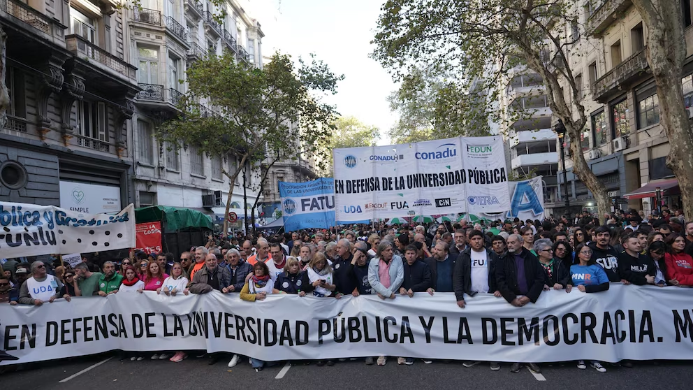 El juez Cormick multó al Jefe de Gabinete por el incumplimiento: Universidades: un fallo contra un Gobierno que desconoce la ley.