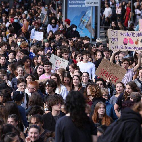 Ola de protestas en Francia: estudiantes y docentes paralizan las universidades en reclamo de mejoras educativas