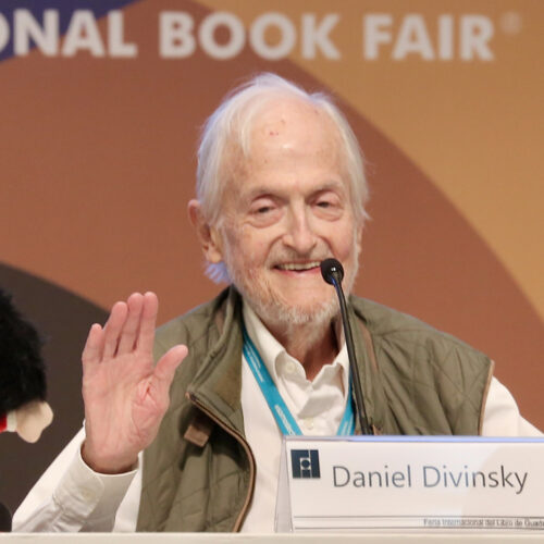 Literatura, exilio y vanguardia: el homenaje a Daniel Divinsky, un proselitista de la lectura