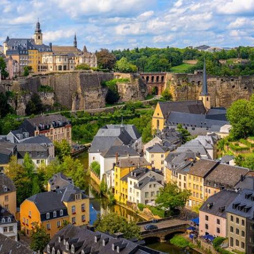 Estudiar Contabilidad en Luxemburgo: aranceles bajos, costo de vida alto y el mapa de becas para la región