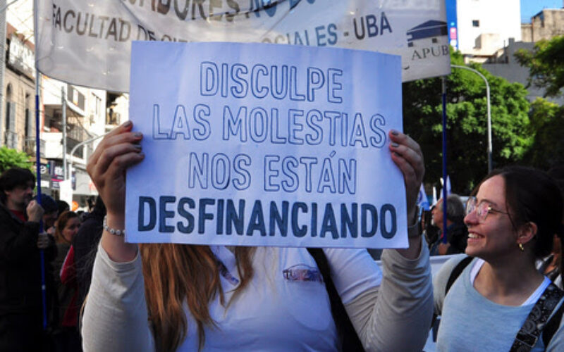 20240418 Abrazo al Hospital de Clinicas foto Valeria Ruiz