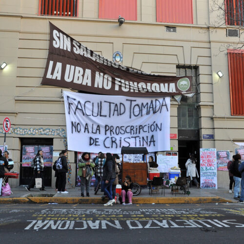 Movilización estudiantil en apoyo de Cristina