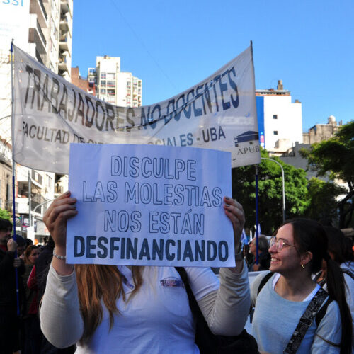 Derrumbe de salarios universitarios